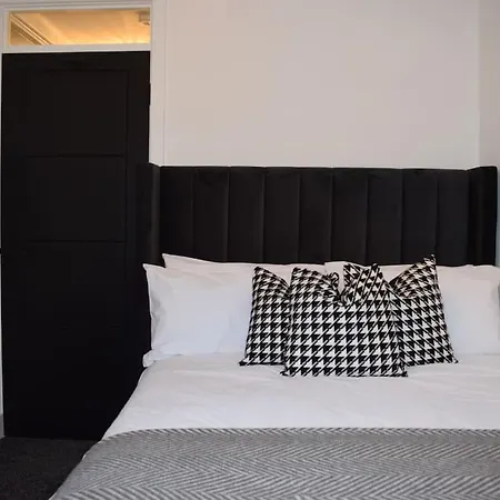 The Little Luxury Getaway!