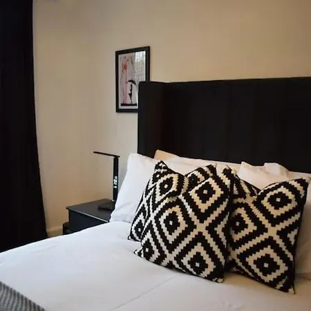 The Little Luxury Getaway! * Leeds (West Yorkshire)