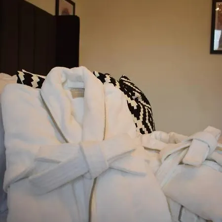 The Little Luxury Getaway! *