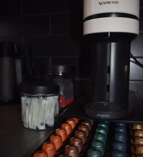 The Little Luxury Getaway! بيت للعطل